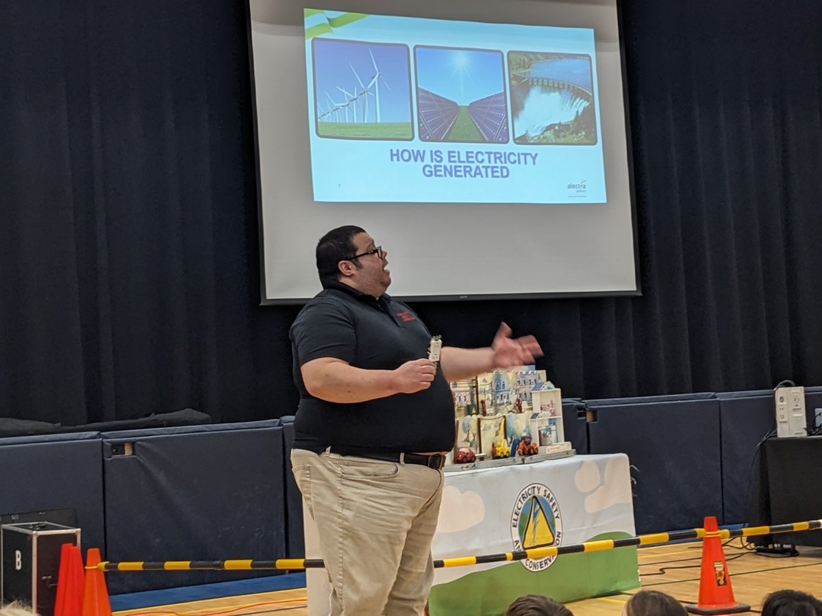 ElectricitySaf1's tweet photo. All hands were in the air at @EJSandPS yesterday! Ryan and @alectranews brought true stories and hands-on experiments to teach everyone how to stay safe around electricity. ⚡🙌
#ElectricitySafety #ESandC #AlectraUtilities #HandsOnLearning https://t.co/OrvOpkINI5