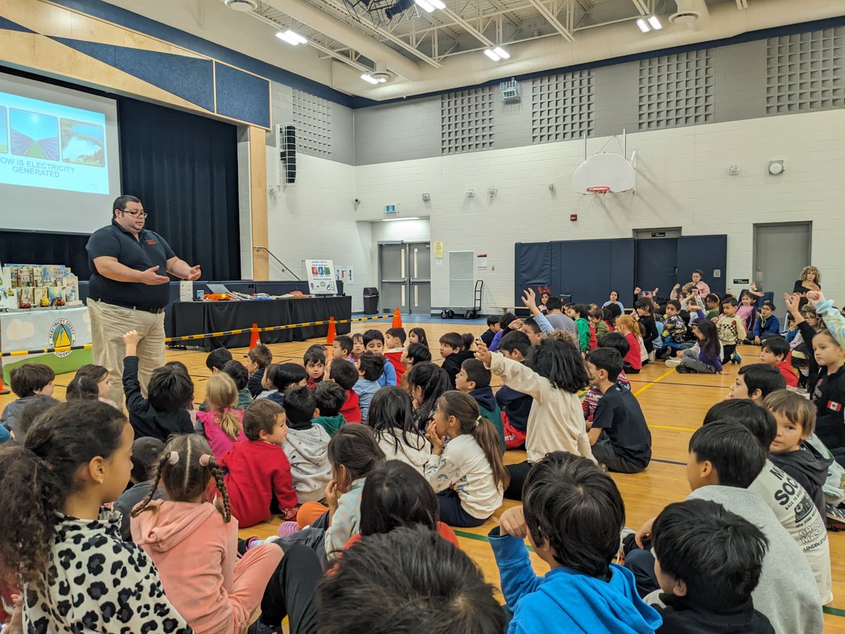 ElectricitySaf1's tweet photo. All hands were in the air at @EJSandPS yesterday! Ryan and @alectranews brought true stories and hands-on experiments to teach everyone how to stay safe around electricity. ⚡🙌
#ElectricitySafety #ESandC #AlectraUtilities #HandsOnLearning https://t.co/OrvOpkINI5