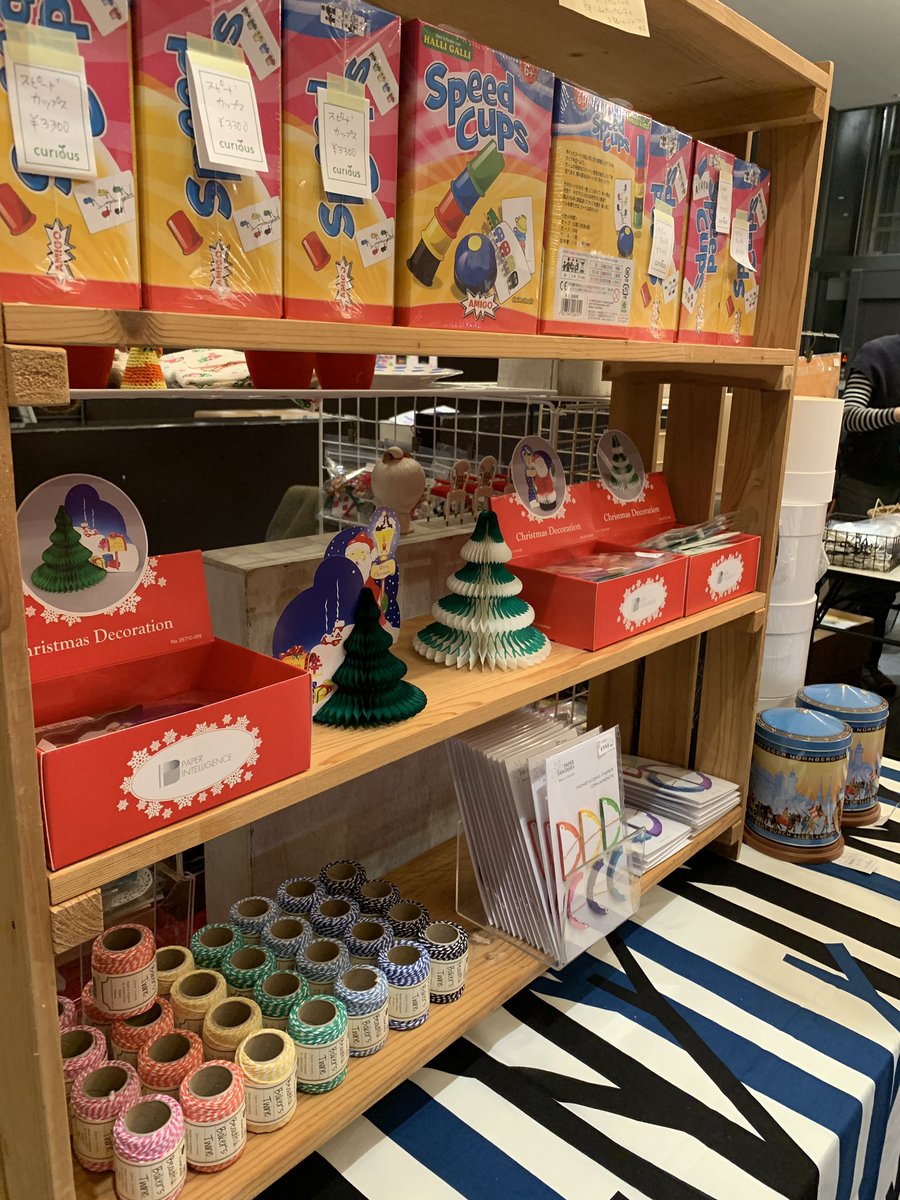 curious_design's tweet photo. 📚本の楽市 winter📚　搬入してきました！
初日の店番担当です。よろしくお願いします🙏

【会期】2025年12月19日(金)〜24日(水)
【営業時間】12:00〜19:00
【会場】座・高円寺 エントランスホール https://t.co/k9s1nesJhf