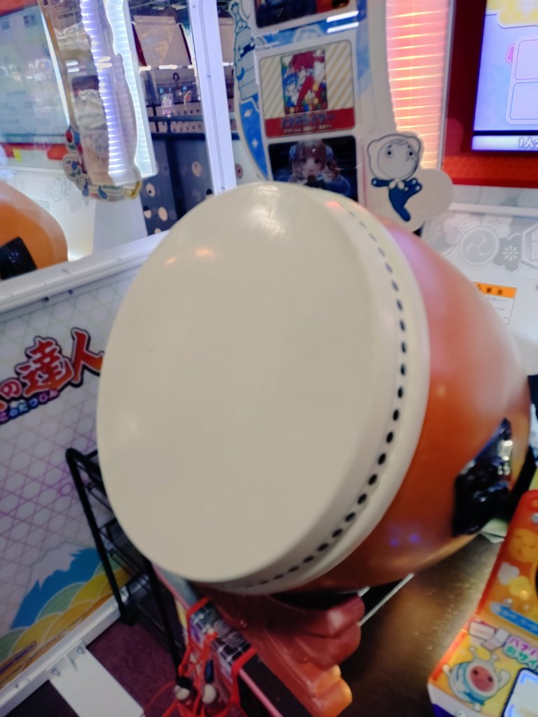 rihaskr's tweet photo. 新打面 感想
・リミット等問題なければ反応は良好
・反発がかなり強め。精度は取りやすいが手首や腕への負担も大きい
・シングルは入れやすいが、強すぎる反発のコントロールに困る事も
・ロール処理は普通に入る
・旧式ダブルの入れ方が「押し込む」から「たくさん反発させる」になった(伝われ)
・静電気は全然来ない

面が馴染んだり、薄くなった状態だとどう化けるのかが気になる