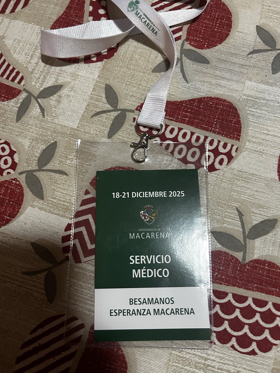JGomezR's tweet photo. Cuando ella te llama solo le puedes decir que si. Yo me entiendo 💚💚 https://t.co/KcVRZWcQ4o