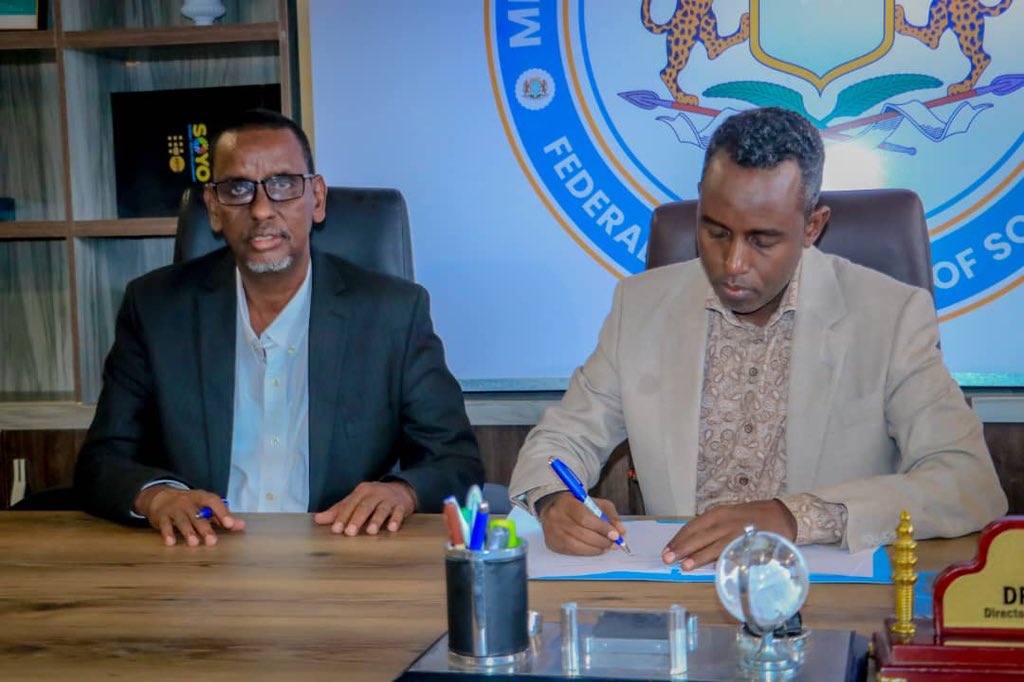 CapitalSomalia's tweet photo. We are proud to announce that Capital University of Somalia has officially signed a Memorandum of Understanding (MoU) with the Ministry of Health- Somalia.

This strategic partnership marks a major step toward strengthening collaboration in education, research, training, and community health development. Together, we are committed to building a skilled health workforce, advancing public health initiatives, and contributing to sustainable national development.