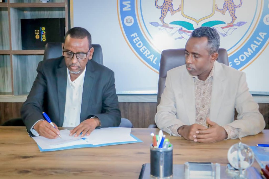 CapitalSomalia's tweet photo. We are proud to announce that Capital University of Somalia has officially signed a Memorandum of Understanding (MoU) with the Ministry of Health- Somalia.

This strategic partnership marks a major step toward strengthening collaboration in education, research, training, and community health development. Together, we are committed to building a skilled health workforce, advancing public health initiatives, and contributing to sustainable national development.
