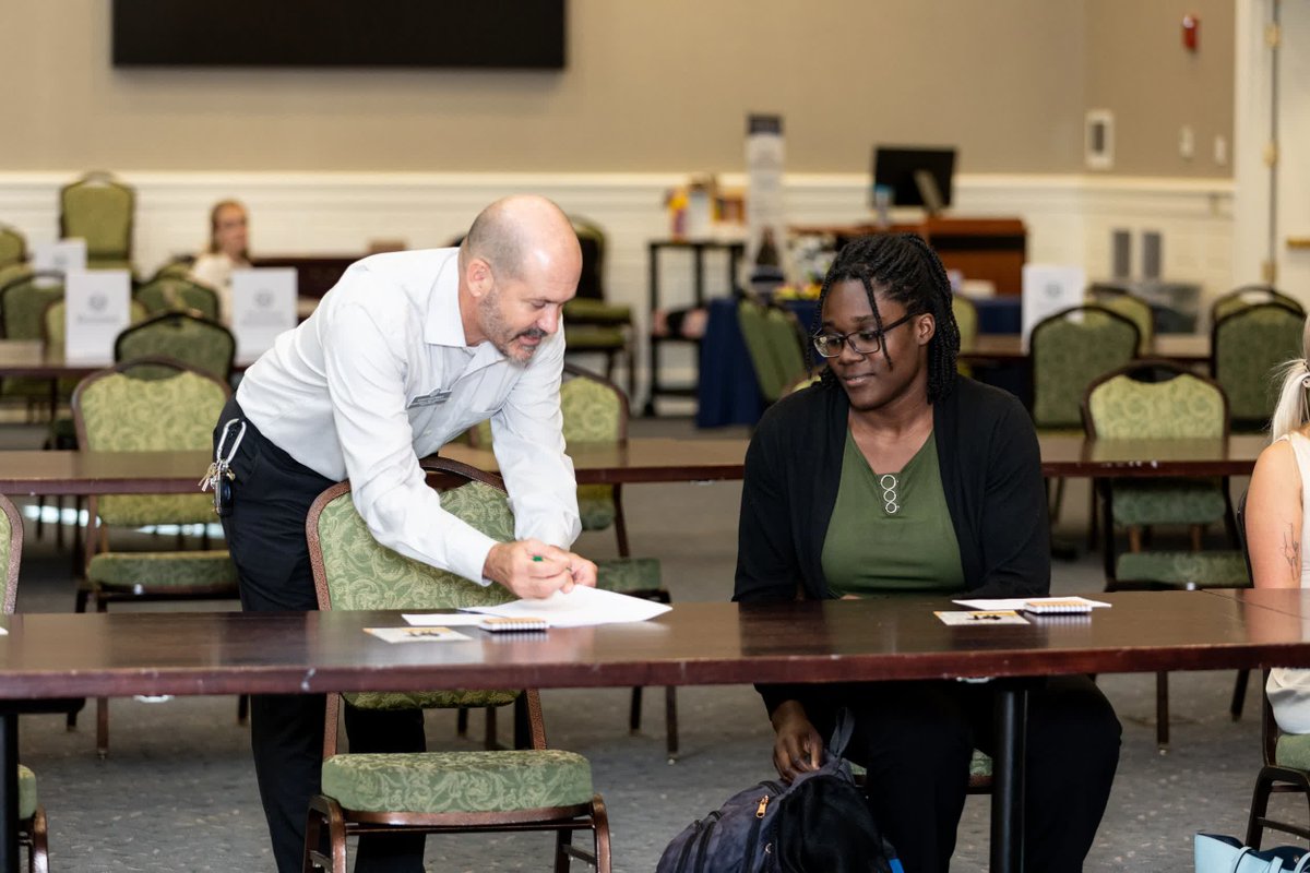 LongwoodCGPS's tweet photo. From admissions to career growth, Scott Couchman, our Assistant Director of MBA Admissions and Student Services, is here to help our MBA students every step of the way. π #LWGradStudies #LongwoodU #MBA https://t.co/zSo7OulSJf
