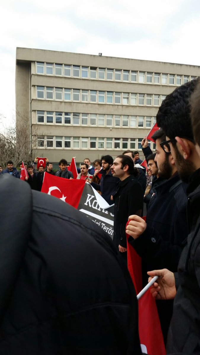 Yaratıcı düşünce seminerinizi bölüyorum, hakkınızı helal edin. 

Hedef göstermek için yoğun çaba sarf ettiğiniz, pkk ağzıyla konuşuyor diye çamur atmaya çalışıp kendinizi iyice küçük düşürdüğünüz Başkanımız Ahmet Murat Hatabay’ın 10 Ocak 2016’da çekinmiş bir fotoğrafını