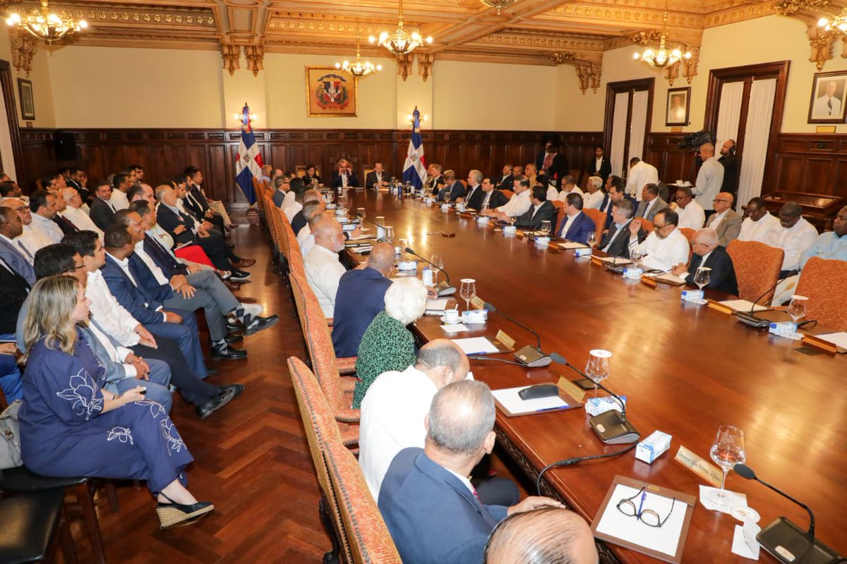 Gobierno realiza 54.º Consejo de Ministros; presenta avances en metas priorizadas y coordinan de acciones 2026 periodismoculturalrd.com/2025/12/gobier…
