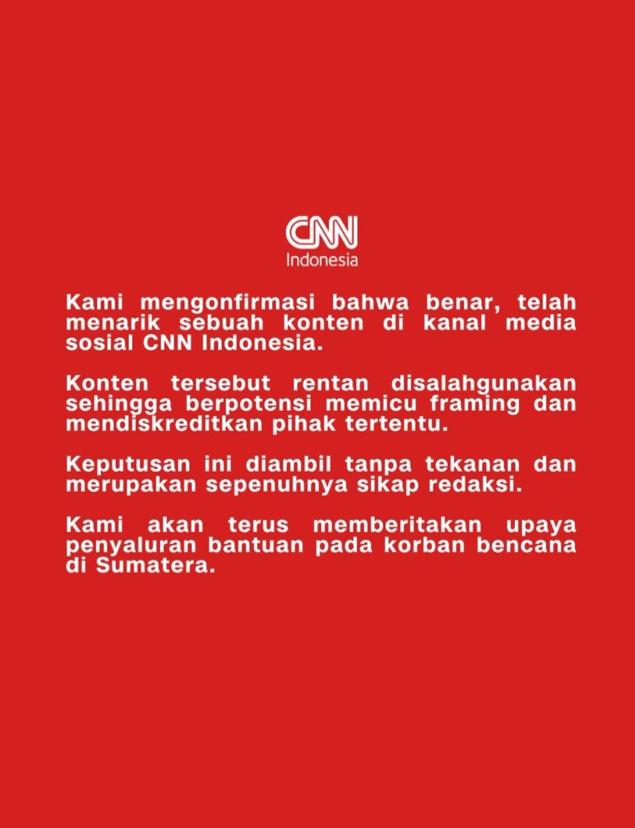 okkymadasari's tweet image. Dear @CNNIndonesia. Ketika kemarin wartawan kalian dicabut kartu liputan istananya, kami bersuara mengecam pembredelan yg merampas kebebasan pers.

Sekarang, kalian sendiri yg membredel karya jurnalistik wartawan kalian? 

Self-censorship is the worst form of censorship!