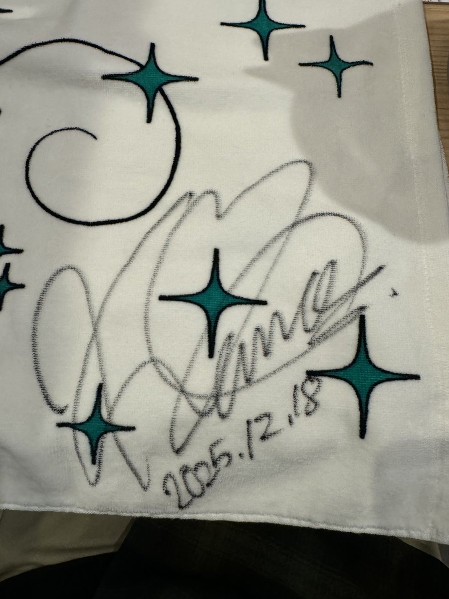 カナやんがうちわに気づいてタオル投げてくれた😭😭 一生の思い出💭