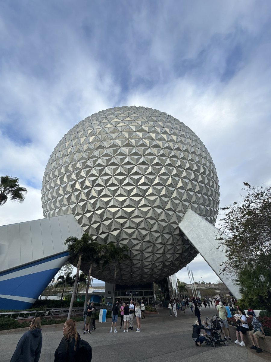Robb_InThe321's tweet image. Current situation!

#EpcotCenter