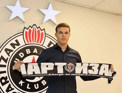 Giuliaz_k's tweet image. 🚨 🔴⚫️ #Kostic, attaccante in trattativa con il #Milan (@lucabianchin7 )appartiene alla scuderia #Ristic, agente, di Dusan #Vlahovic ‼️ 

Puó sottintendere qualcosa o trattarsi di puro scouting ma @PBPcalcio aggiunge sempre “piccole” ma significative chiose su Agenti e agenzie