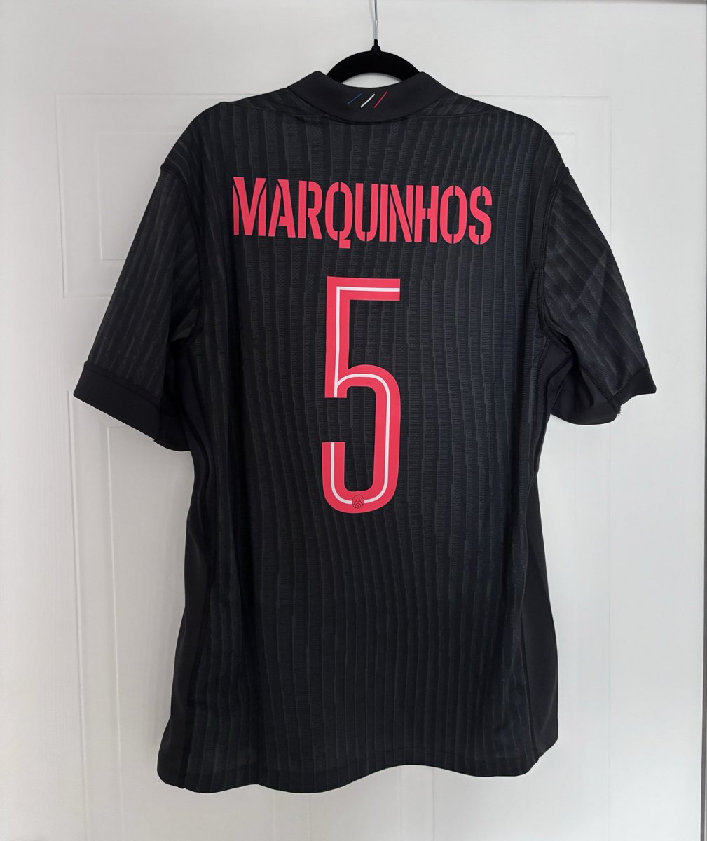 PSG_Univers's tweet image. Regardez la merveille que je viens de recevoir 🥺