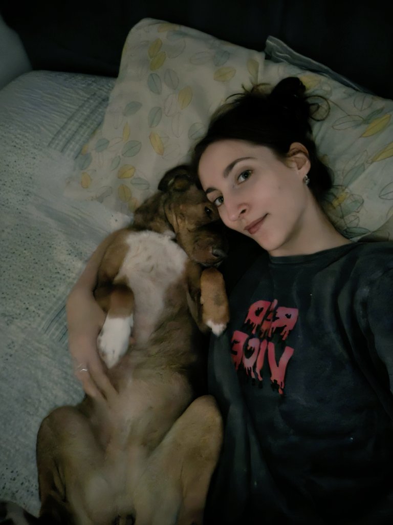 camivalo_'s tweet photo. 5 años juntas mi nina cucaracha. Cuanto te amo🤍 https://t.co/Ecl5tCFVWg