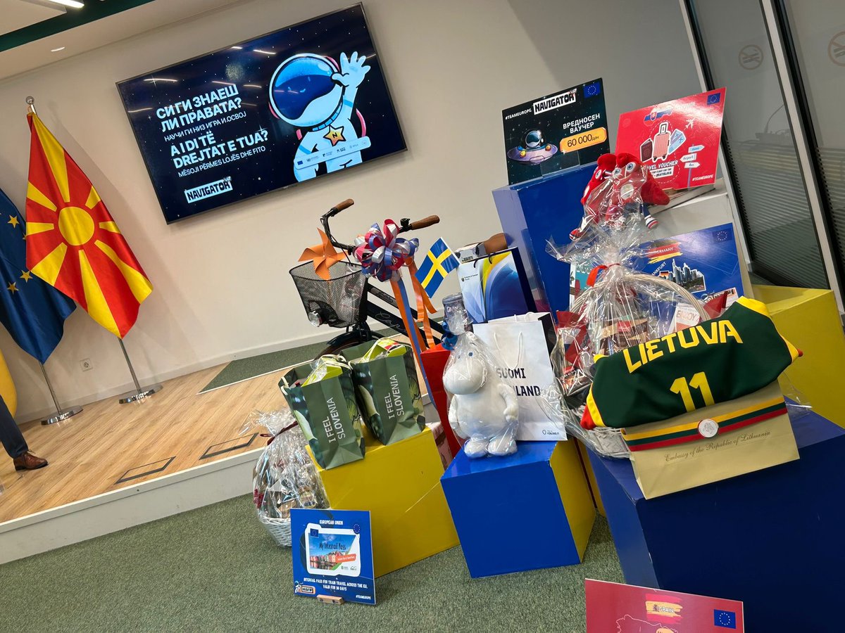 NLinSkopje's tweet photo. The Amsterdam bike successfully navigated to its new owner Teo Svinarski, one of the winners of Navigator 2.0 organised by the Europe House Skopje. Congratulations and many happy rides! 🚲 ⭐️ 🙌 
#NLinMK #WeShineTogether #natochak https://t.co/UJteZwrEv4