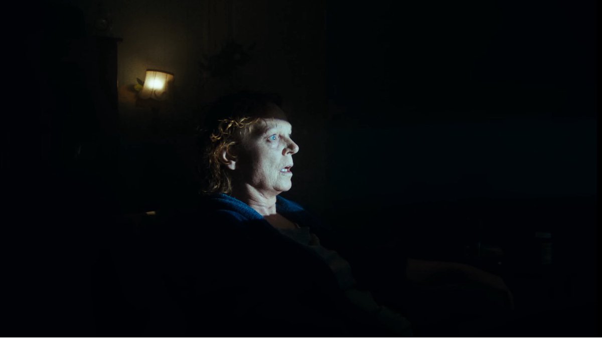 BOJ4CK_'s tweet photo. J’crois on a pas assez parlé du clip de Prozaczopixan https://t.co/RiuEct44fd