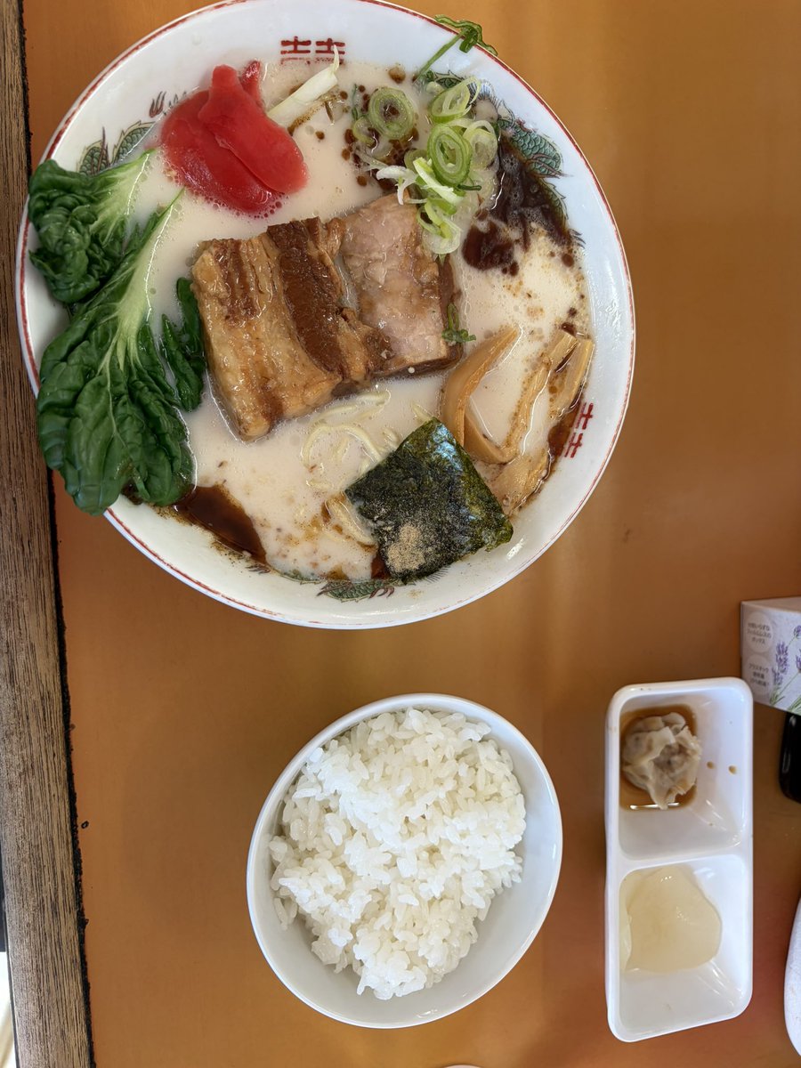 orgacenter080's tweet image. 昔帯広に海皇ってラーメン屋さんがあったんです。
久々に釧路でたべました。
霧色美味しかったなー。
#ラーメン