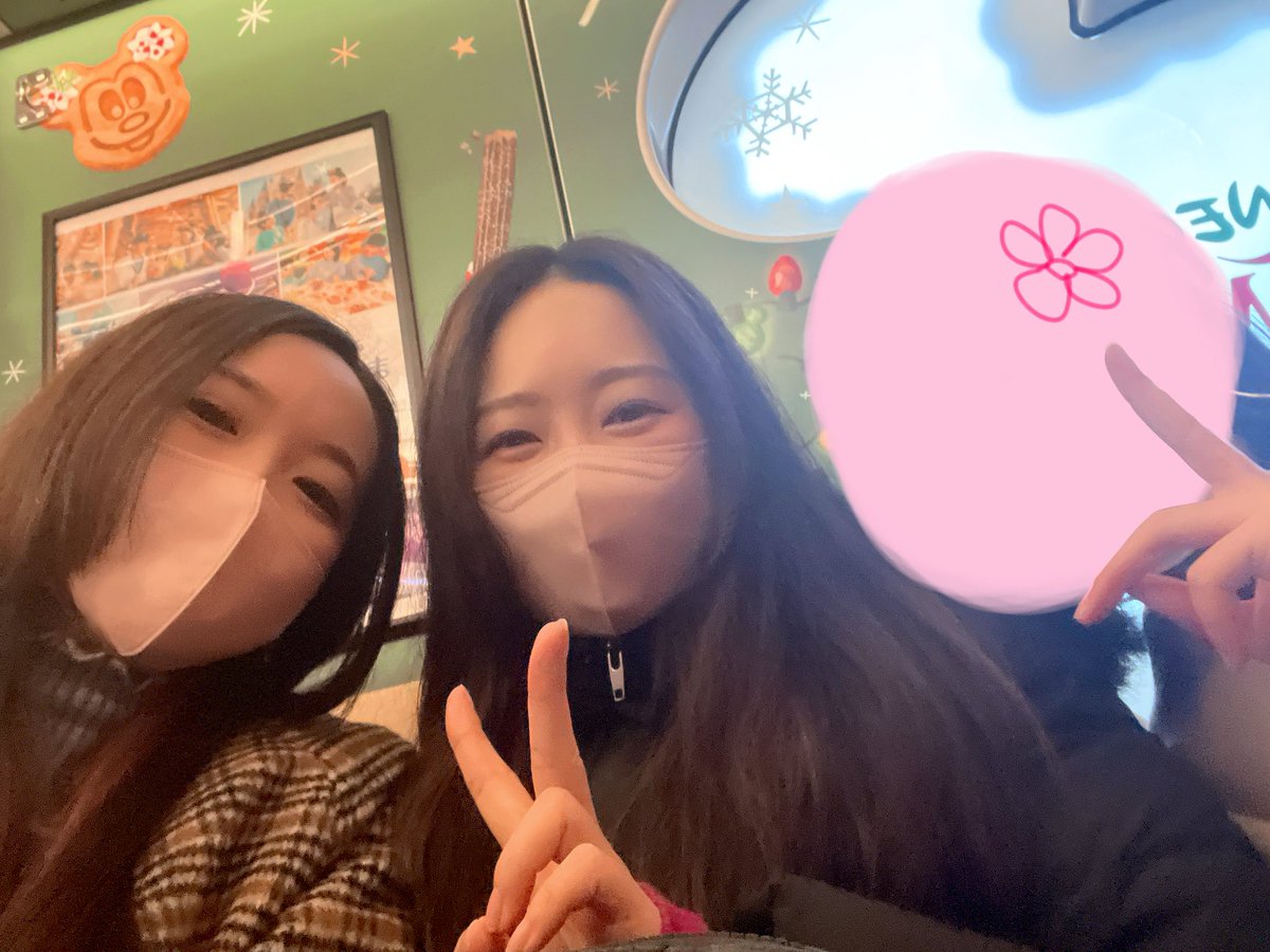先日RINAさんくらのさんとヒルトンのクリスマスビュッフェに行きましたー✨
可愛いし美味し過ぎだし楽し過ぎのあっという間の1日でした…！全然話し足りない(๑′ᴗ‵๑)時間が無限に欲しい…！！
クッキーはチョコペンで自分で描きました✌️✨