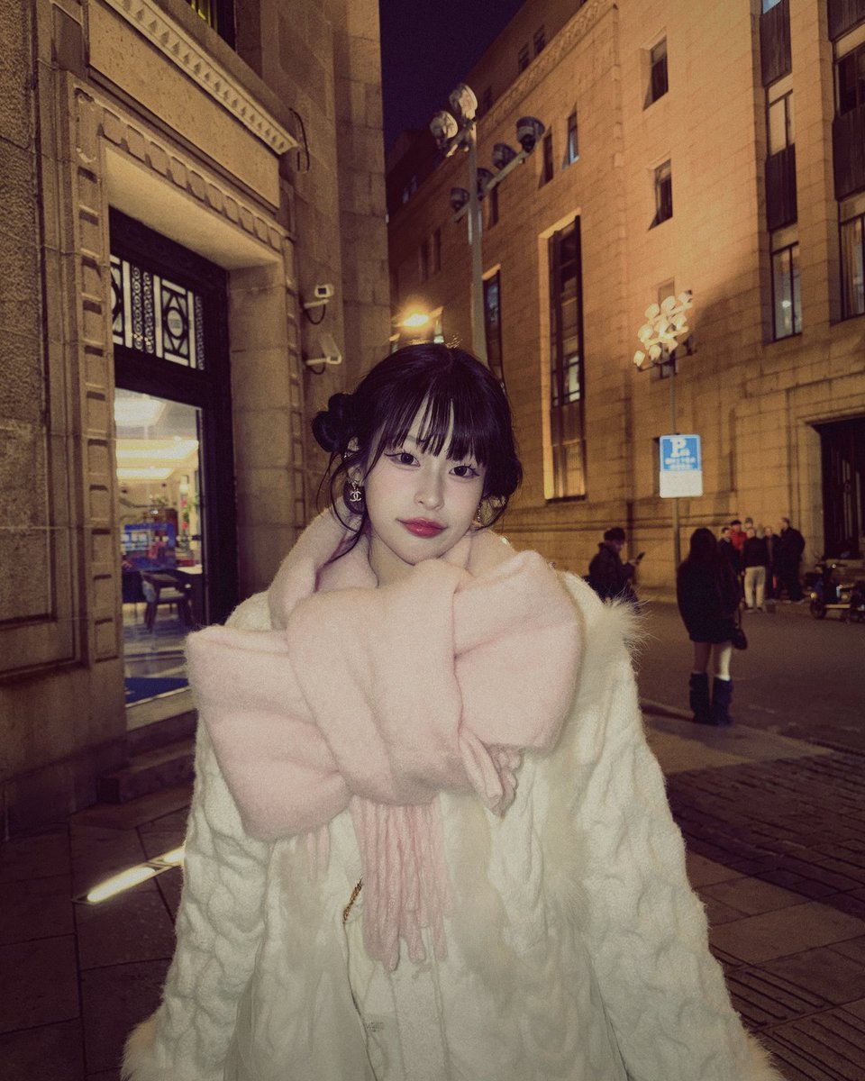 powendies's tweet photo. เทสระบบเซี่ยงไฮ้จ้า หนาวมาก อยากกลับไทย ร้อนดีกว่าเหวย นี่ใส่จนไม่สามารถสัพายกระเป๋าได้5555 https://t.co/ZS9kmdWRu0