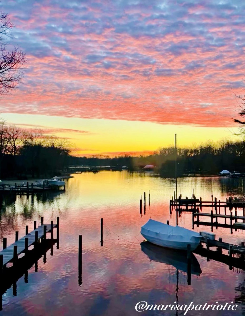 marisapatriotic's tweet image. Happy Thursday, 𝕏! 🌞☕️

I'll pop on 𝕏 as I can today. I'm heading to an appointment, but I wanted to leave a pretty picture and morning wish for you! 🤗

I posted a similar picture recently—same creek, different angle. 📸

I hope you have an awesome, beautiful day! 🩷💫