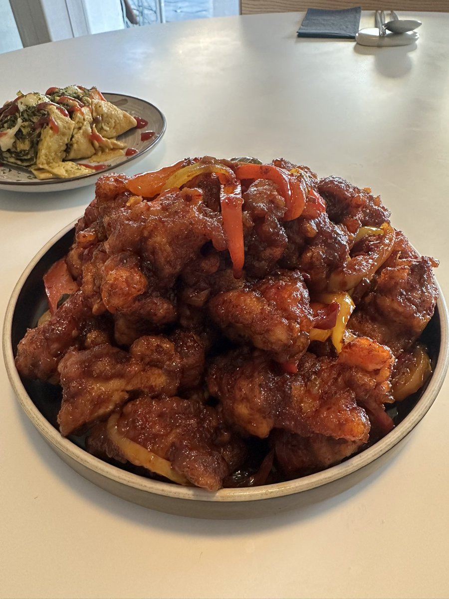 hellowodeng's tweet image. 오늘 스텝밀. 깐풍기 남아서 집에 싸간다 움하하