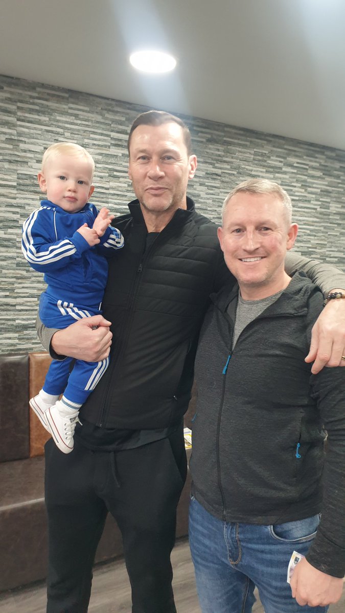 Lovely surprise to see Big Duncan Ferguson in the barbers this morning x 

Our beloved little man Parker with our beloved Big Man Dunc 💙

What a genuinely lovely guy and he even give Parker a little early Xmas present 💙💙💙

#Everton #BigDunc