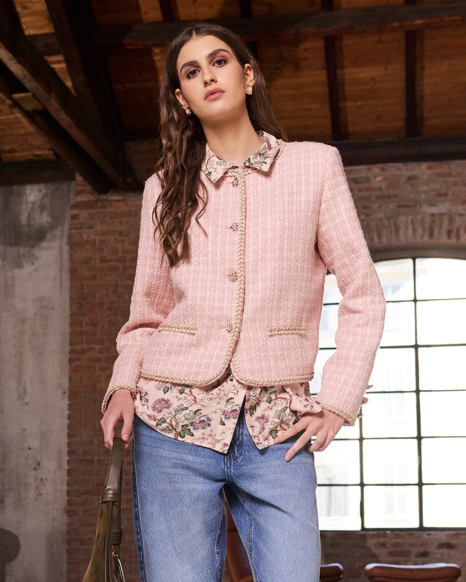 maxfashionMENA's tweet image. The art of layering, but the spring way.
Light knits, soft satins, muted tones and prints that flow.  New Collection now at stores and online, at prices you’ll love.

#MaxFashion #MyMaxStyle #CoolSpring #SpringPalette #NeutralTones #StyleInColour