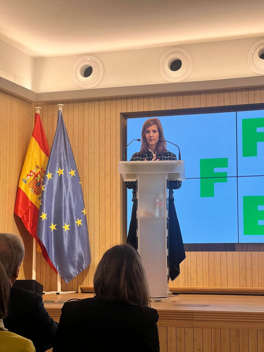 cofmurcia's tweet photo. 📍 La vocal del COFRM, @monibenibar , asistió a la toma de posesión de Ana Oliver como presidenta de la @Fefefarmacia .

⚕️ Un acto en el que se resaltó la importancia de la unidad y la colaboración entre los agentes del sector farmacéutico.

👏 ¡Nuestra más sincera enhorabuena! https://t.co/kIQkZspehC