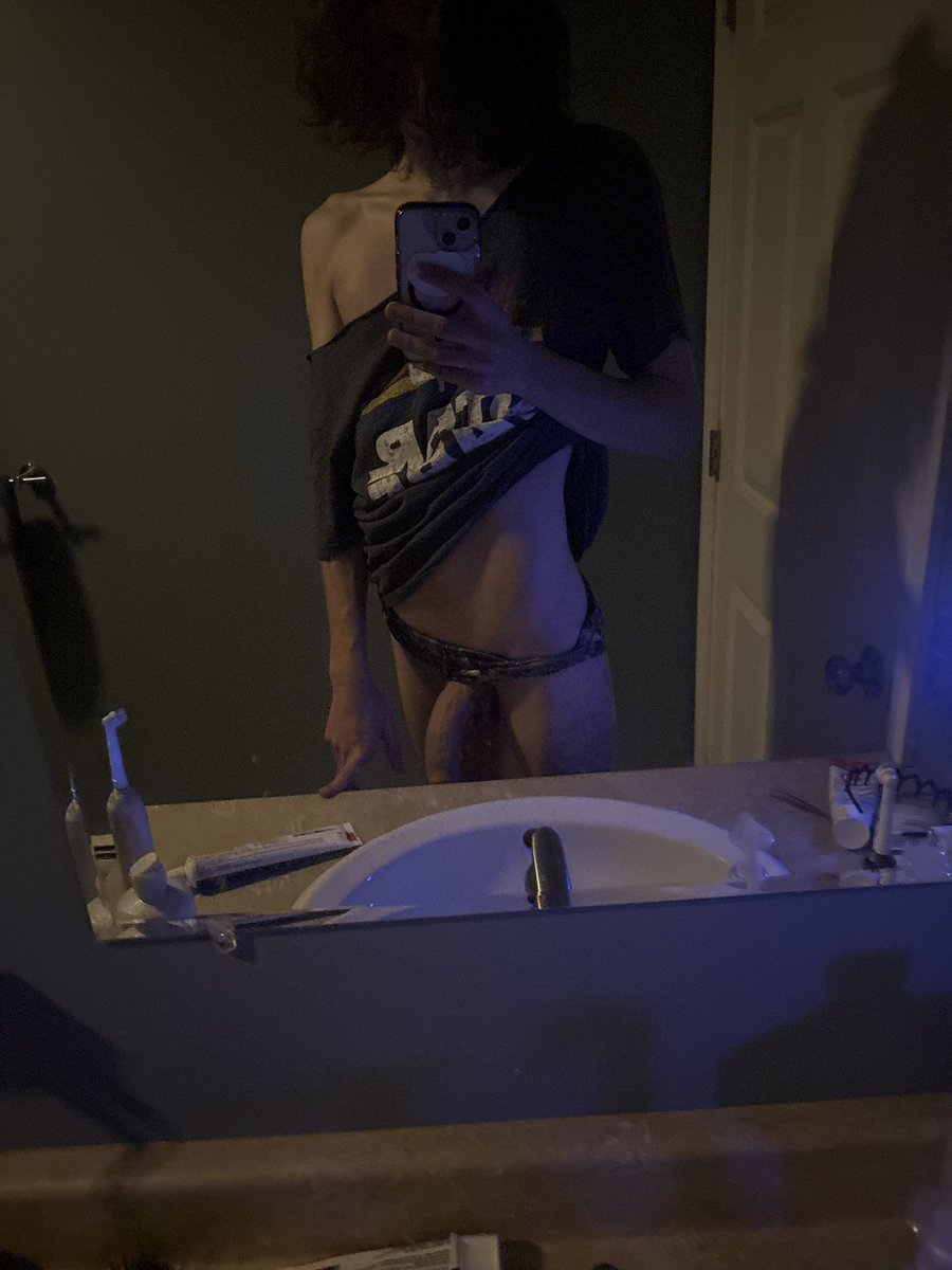 mocha69724's tweet photo. I think my underwear is too small 🥴

#femboy #nsfw #pornaddict https://t.co/T9loyim6sE