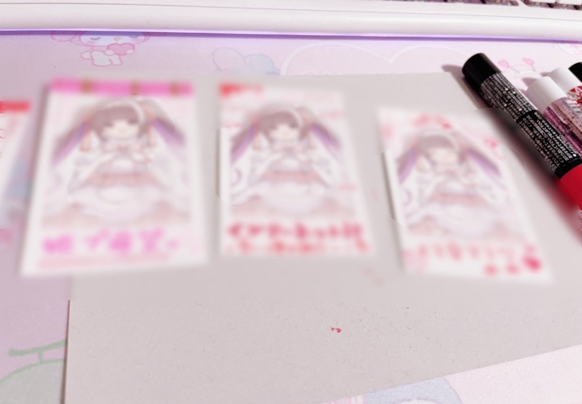 デコチェキ描く配信ありがと♡ こんな感じで1枚1枚♡愛をこめて♡描い