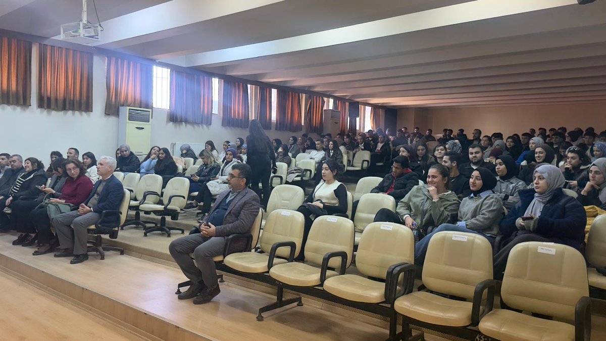 urfasmmmo's tweet photo. Şanlıurfa Mali Müşavirler Odası ve Harran Üniversitesi MYO iş birliğiyle,
“Mali Müşavirlik Mesleğinin Dünü, Bugünü, Yarını ve Nasıl Mali Müşavir Olunur” konulu seminerimizi gerçekleştirdik.
Öğrencilerimizin ilgisi ve soruları bizleri çok mutlu etti. https://t.co/vs6Lbbvpxl