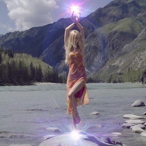 rosarywitch's tweet image. como eu me sinto quando algo que eu manifesto dá certo ₊⊹ ♡