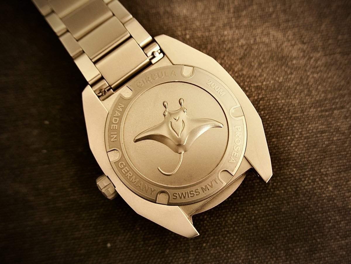 This dial is inspired by the manta ray 🌊

In a serious, but not too serious take on the classic dive watch formula, Circula has injected a bit of aquatic life into its latest release — the ProSea. Head over to aBlogtoWatch for Matt’s full review of the Circula ProSea.