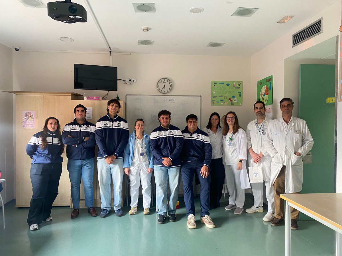 VRAC's tweet photo. Visitamos el Hospital Clínico Universitario de Valladolid, en una mañana única dedicada a los más pequeños 🏥👩‍⚕️

Queremos reconocer la gran labor que el personal sanitario realiza y su profesionalidad 💙

¡Os deseamos una pronta recuperación y vuelta a casa! https://t.co/d3lVuDRdKh