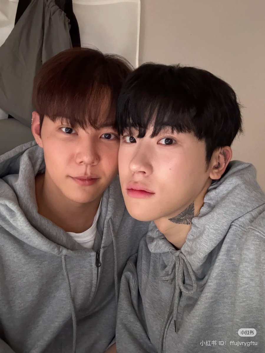 #최근저장한준성호투샷셀카중최애를뽑아보았습니다