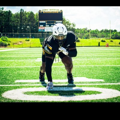 New #Sooners On3 🏈 RPM Prediction

⭐⭐⭐ 2027 DL Deven Robertson
📏 6'1" / 320
🏫 Oak Grove HS (Hattiesburg, MS) 
🎚️ 60
✍️ By Steve Wiltfong
🎤⬇️ Vice President of Recruiting and Transfer Portal

Profile: on3.com/rivals/deven-r…

#OUDNA27