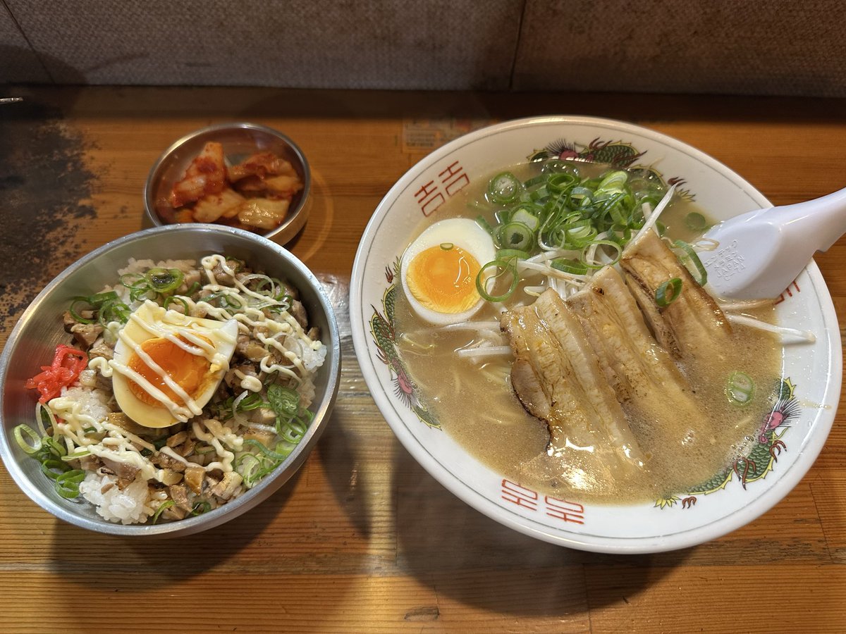 派手さはないけど美味しかったなぁ
こんな時間に食べちゃったよ…