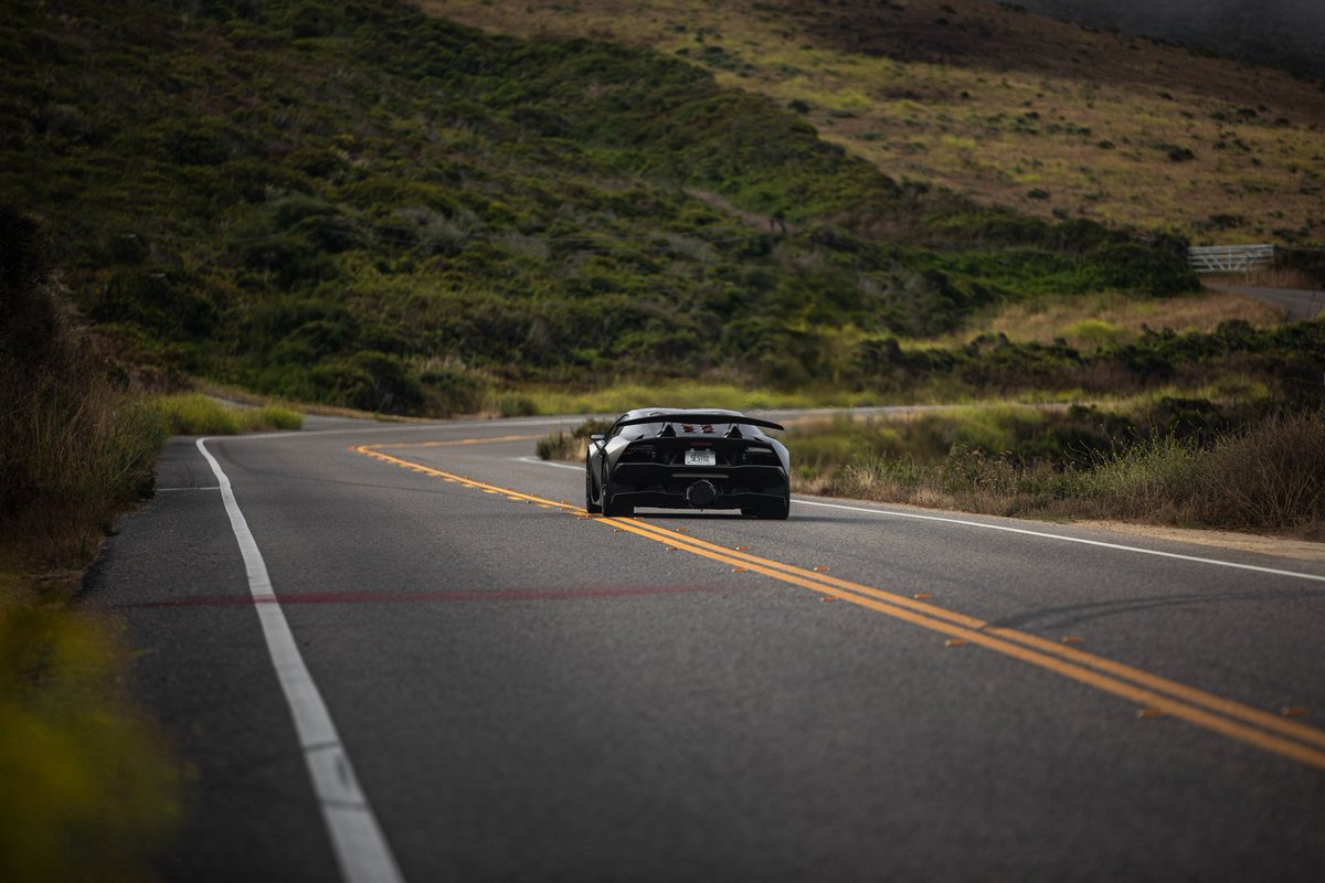 AndrewFierman's tweet photo. Carbon #Lamborghini #SestoElemento @Lamborghini https://t.co/njaHJVtRBJ
