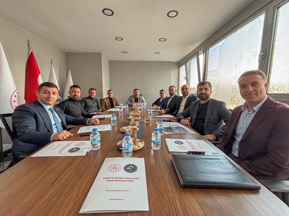 📍 TİESF Yönetim Kurulu Toplantısı

Federasyonumuz, önümüzdeki dönem projeleri ile sporcularımıza yönelik eğitim, yarışma ve organizasyon süreçlerini değerlendirdi.
Stratejik hedefler ve ulusal-uluslararası temsili güçlendirecek çalışmalar ele alındı.