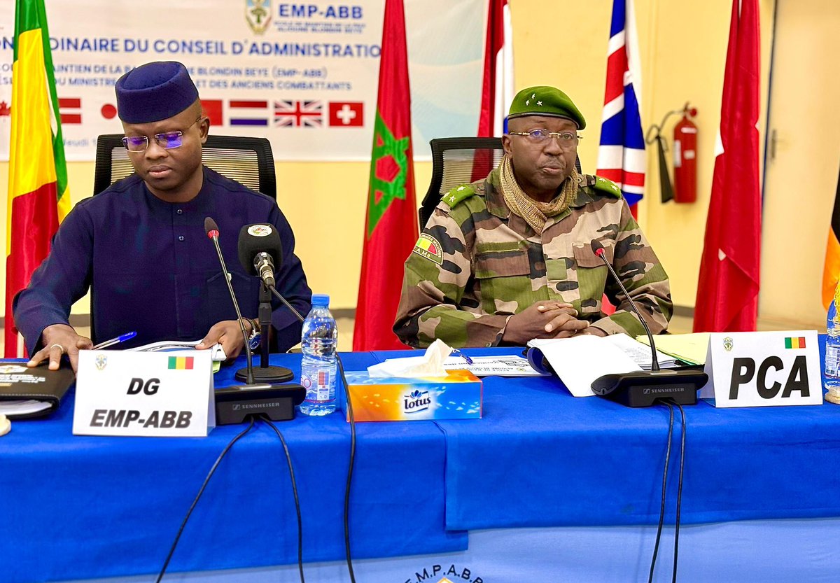 Le Conseil d’Administration de l’École de Maintien de la Paix Alioune Blondin Bèye s’est tenu ce jour à Bamako.
Les administrateurs ont examiné les points à l’ordre du jour, fait le bilan des actions et échangé sur les perspectives de l’École.