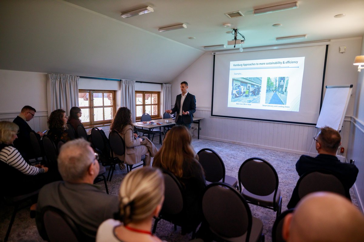 DECARBOMILE tweet media