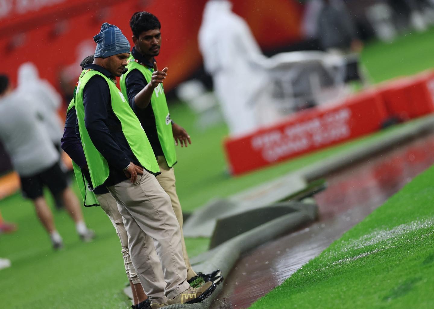 عاجل| رسمياً .. تم إلغاء مباراة الإمارات والسعودية في كأس العرب لظروف قاهرة بعد توقفها قبل انطلاق الشوط الثاني بسبب هطول الأمطار الغزيرة عندما كانت النتيجة متعادلة 0-0 #صحيفة_الخليج 