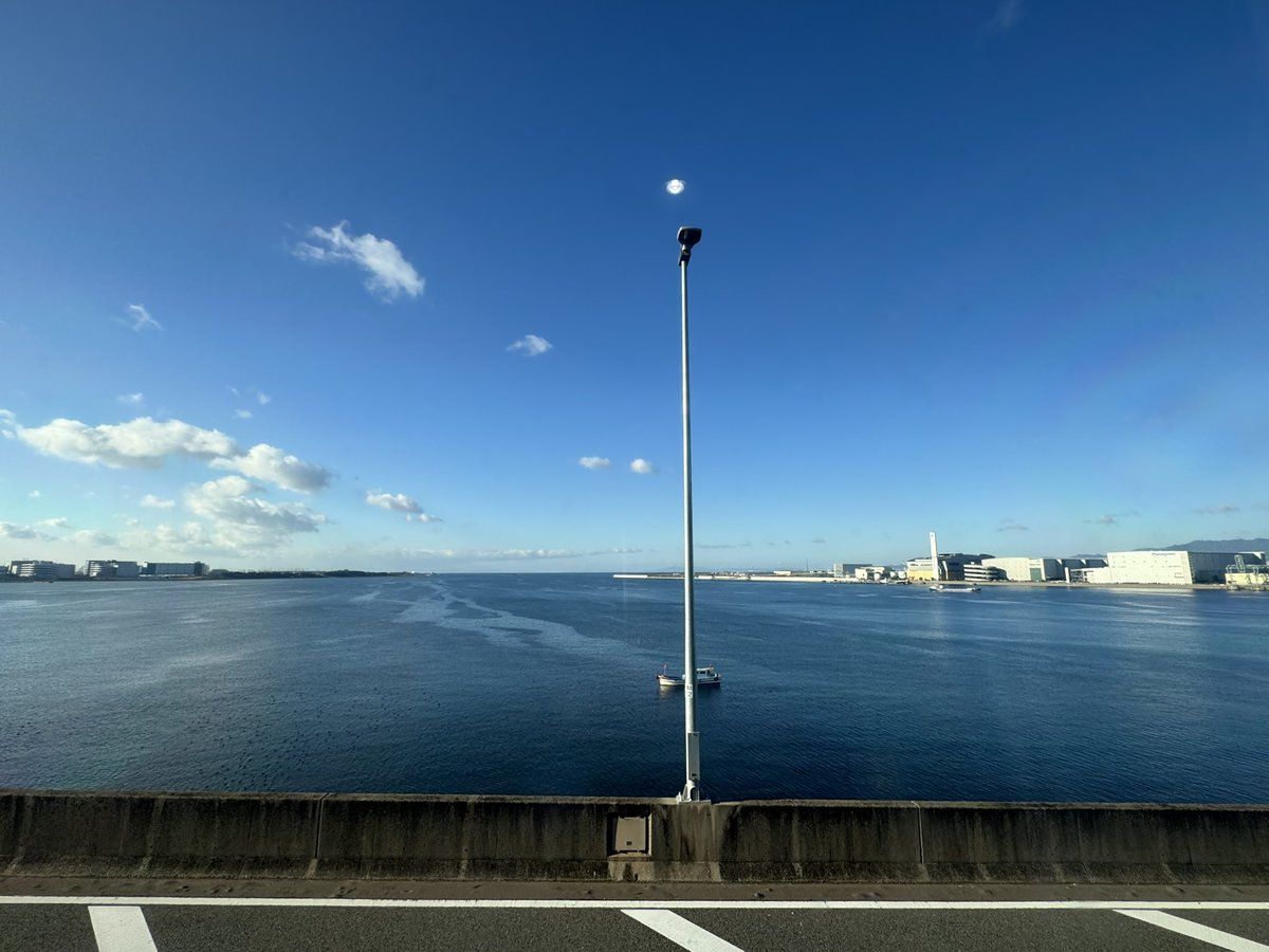 daisukesou's tweet photo. 関西出張、久しぶりの運転1日中でした。新大阪周辺の道むずかったー https://t.co/io91oI0OK8