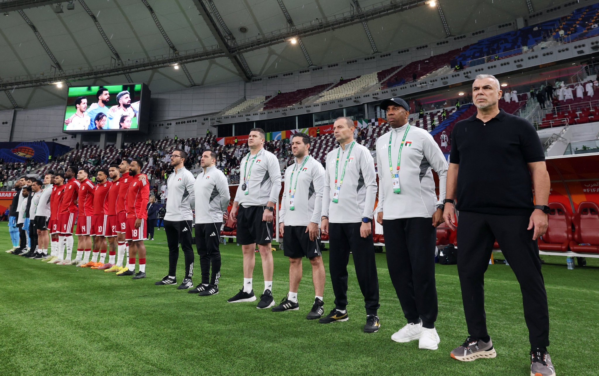 حالة من الترقب في الدوحة.. بانتظار القرار النهائي لحكم مباراة الإمارات السعودية بشأن إلغاء اللقاء أو تأجيله #كأس_العرب 