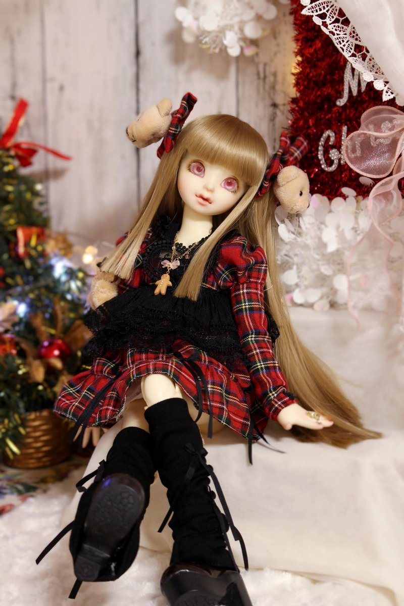 アイドールお迎え品④✨
 #アルさんちの服  Ahrアル様のくまくまお洋服🧸
今回のイドルの1番の目当てでした！タグ拝見してるとMDDちゃん達しか着てないから申し訳なさあるけど、SDMが着ても似合ってるかな...？🤭💗すごく可愛いし赤チェックの服欲しかったからめっちゃ嬉しい！
#SDM21 #せんメイク