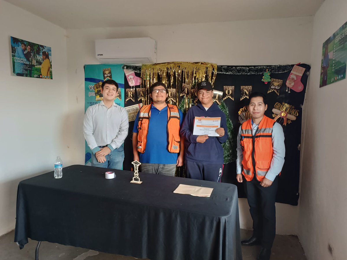 ConstruyendoyC's tweet photo. 🎓 Hoy celebramos la graduación en el Aula Valle de Lincoln.
Gracias a nuestro aliado JAVER por su apoyo y por hacerlo posible. 🧡🤎
#GraduaciónCyC #ValleDeLincoln #AliadosQueSuman #JAVER https://t.co/YdagKoKmbn