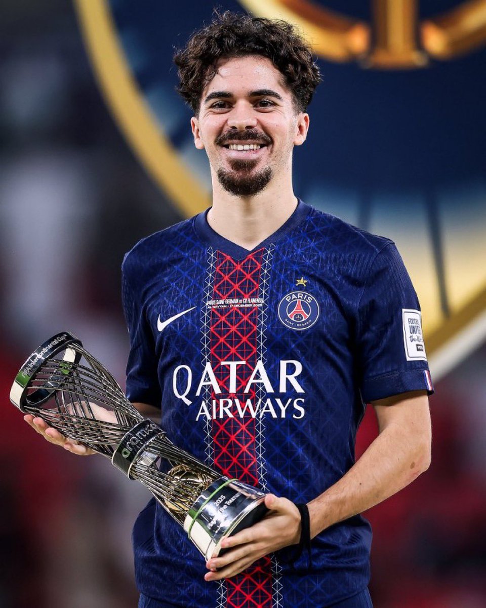 UrubuTT_'s tweet photo. ⚠️ INJUSTIÇADO! 🔴⚫️

• Arrascaeta na Copa Intercontinental:

3 Jogos: 2 Gols e 2 Assistências ✅

• Vitinha na Copa Intercontinental:

1 Jogo: 0 gol, 0 assistência ❌
(Eleito o melhor jogador da competição) https://t.co/x8YIWOT8Ir