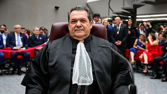 caiocezarfp's tweet photo. Juiz não pode decretar prisão preventiva de ofício na sentença. Foi o que decidiu o ministro Carlos Pires Brandão em um caso de réu condenado a mais de 16 anos por crime de estupro. HC 1.041.474, de 3.12.2025.
O ministro apenas observou o disposto no CPP e na Súmula 676 do STJ.