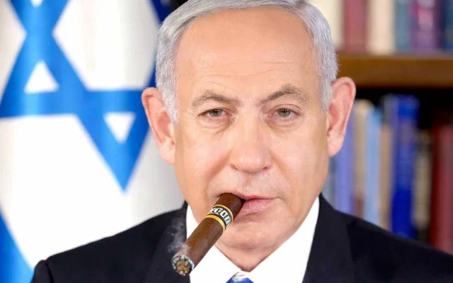 First cigar in years.
#Netanyahu #Israel #cohiba

blogs.timesofisrael.com/a-cohiba-with-…