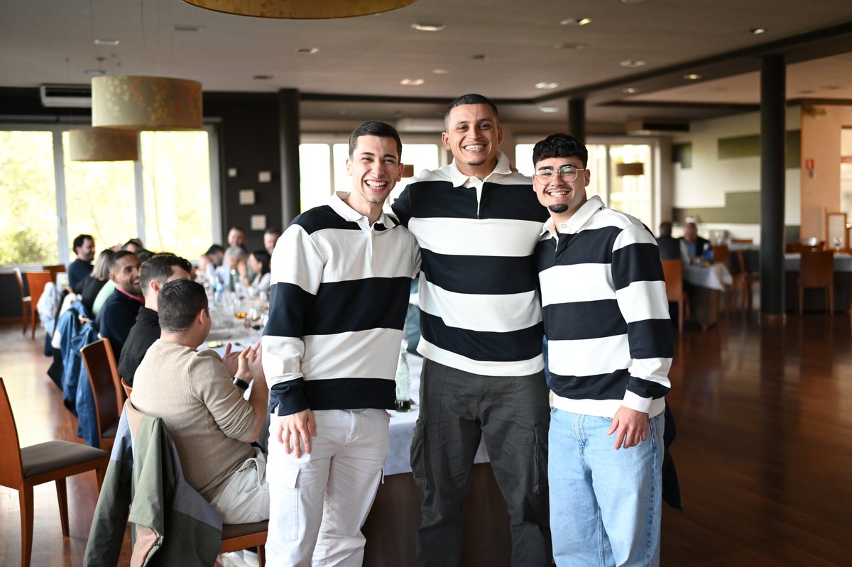 POV: Aprovechas el 3x1 para el outfit de la comidad de Navidad 🎄🤣

#MésAProp