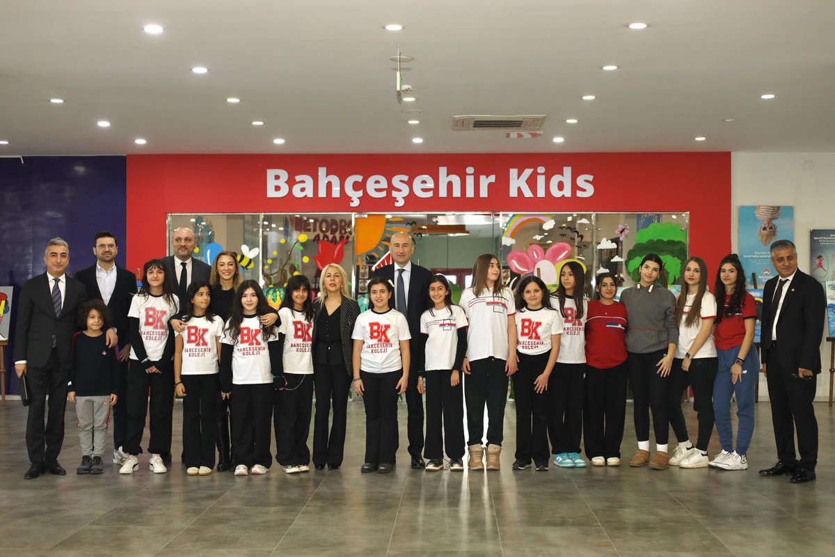 Bugün Diyarbakır'daydık...

Bahçeşehir Koleji'nin Antalya, Ağrı, Bismil, Diyarbakır, Elazığ, Erzurum, Iğdır, İskenderun, Kayseri, Kırıkkale, Malatya, Muş, Osmaniye, Siirt, Silopi, Siverek, Şanlıurfa, Tarsus kampüslerimizin yöneticileri ve kurucularıyla değerlendirme toplantısında