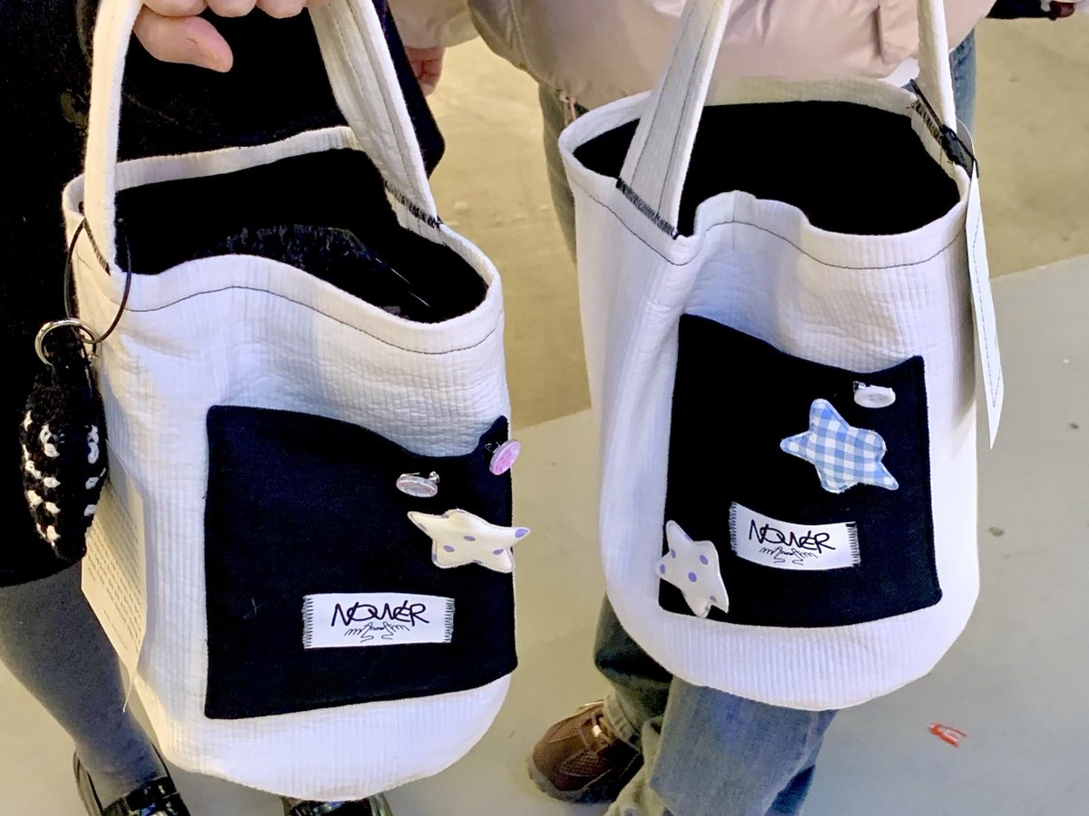 핸메페에서 산 것 중에 가장 맘에 드는 거 ..
나우어님 프젝백 !!!!